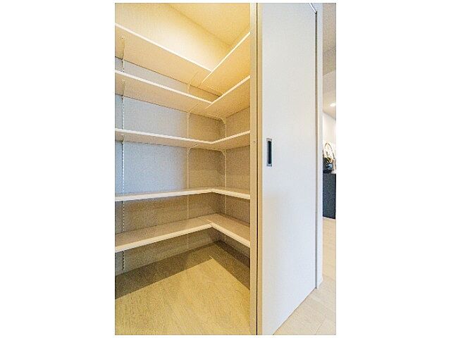 収納 ウィスタリア元麻布 6階/-