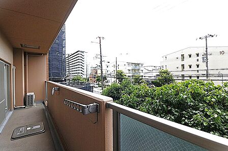 バルコニーからの眺め。開放感は、ぜひ現地でご体感ください
