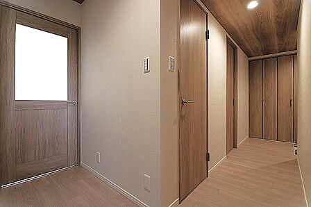 室内の様子です。収納や建具の状態も見どころです