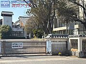 伊賀市立上野西小学校 896m