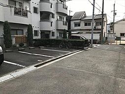 11 / 23