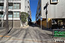 敷地東側の前面道路