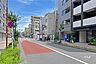その他：敷地の北側前面道路は南中央通りです（西側から）。