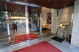 エントランスはオートロック付きです。