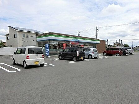 ファミリーマート 一宮浅井店 720m