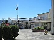 黒田小学校 740m