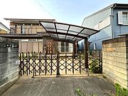 門扉もしっかり付いていて安心です。２４７．２７m2（７４．７９坪）と敷地もゆったりしてます。