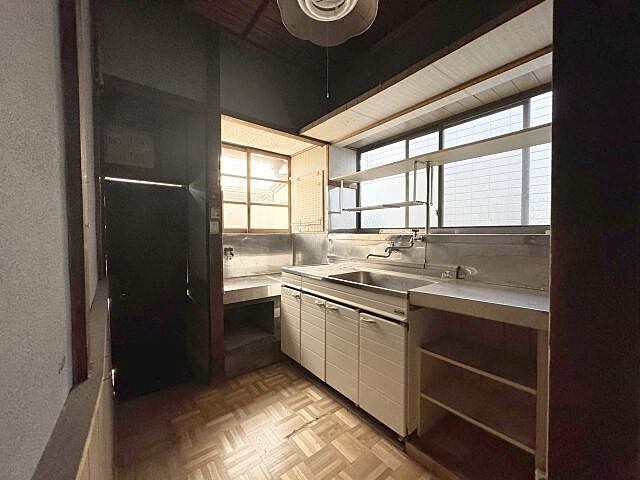 キッチン 高知市新田町