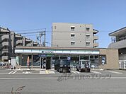 ファミリーマート　奈良恋の窪店まで100メートル