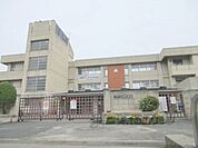 生駒市立大瀬中学校まで250メートル