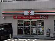 駐車場もあり、広く使いやすいコンビニです。