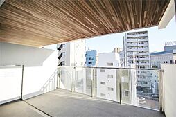 落ち着いた色調の寝室です