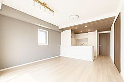 プレディア名古屋城西 2LDKのリビング/ダイニング