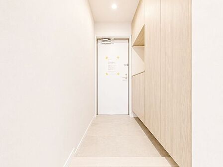 ◆玄関収納◆シューズボックス◆天井高シューズクローゼット※AI加工画像につき、現況と異なります。
