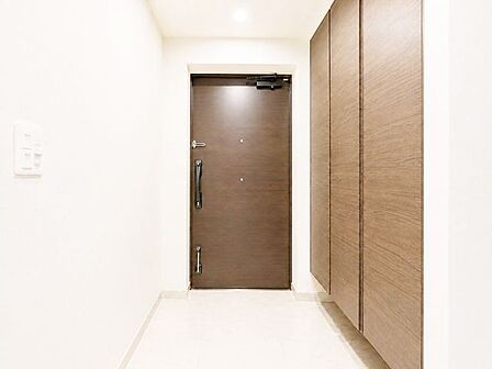 ◆天井高シューズクローゼット◆玄関収納◆ダブルロックキー※AI加工画像につき現状と異なります