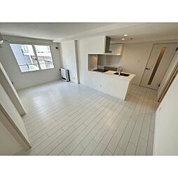 L・A大通 2階3LDKのリビング/ダイニング