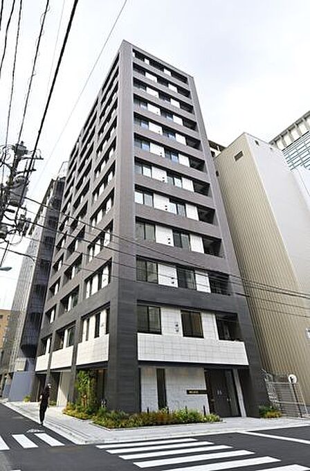 都営新宿線「浜町」駅徒歩2分、浜町公園が近く、都心ながら自然のうるおい感じる住環境。羽田・成田空港へ直行!T-CATまで徒歩圏内。