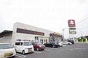 レンタルビデオ「TSUTAYA作新学院前店まで3883m」