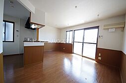 アーバンコート A 102 1階1LDKのリビング/ダイニング