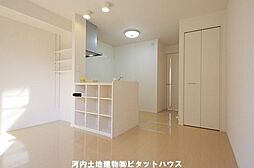 シャイニー 105 2階2LDKのリビング/ダイニング