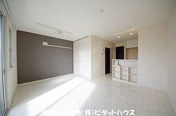 アーティストリー 102 1階ワンルームのリビング/ダイニング