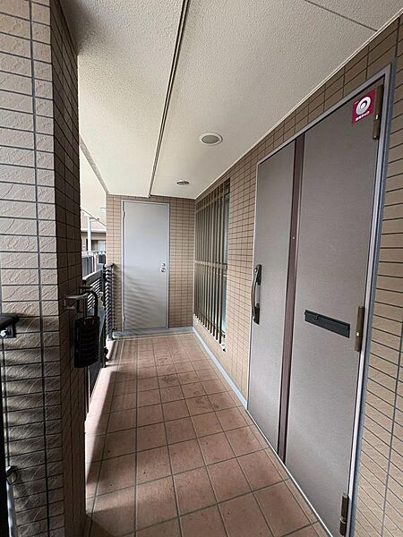 玄関を拡大表示