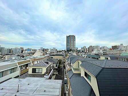 バルコニーから東の眺望