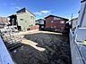 外観：周辺は閑静な住宅地が広がりつつ、コンビニやドラッグストアが近く利便性の高い立地です！