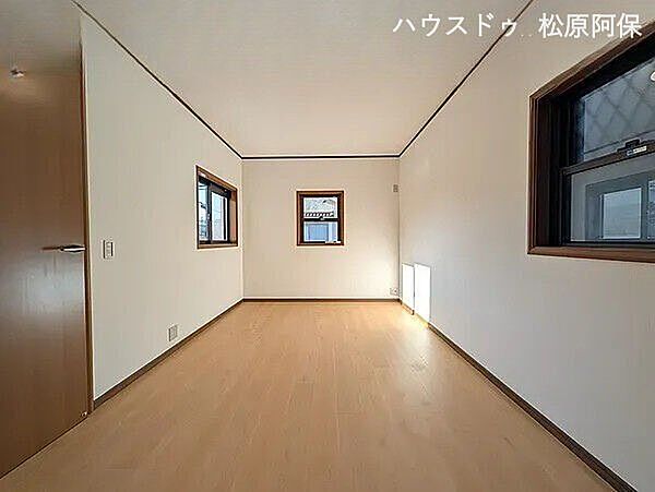 洋室を拡大表示