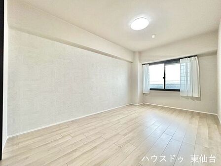 主寝室にちょうど良い広さで使い勝手◎。