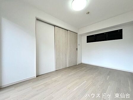 無駄のないシンプルな形状で、レイアウトの自由度が高いお部屋です