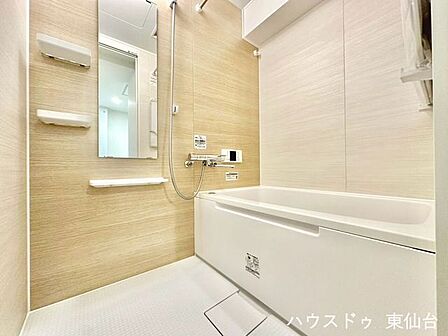 広々ゆったりとしたバスタブで一日の疲れも癒されます