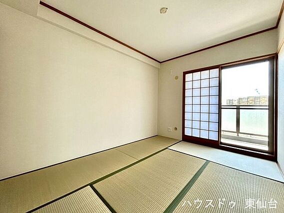 明るい日差しが...