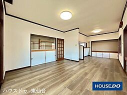 多賀城市笠神2丁目 4LDKのリビング/ダイニング