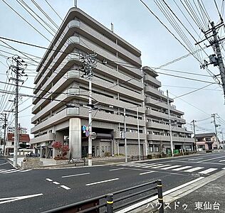 外観:2025年9月リフォーム完了♪ドラッグストアやコンビニが近くて便利な陽当たりの良いお部屋です♪ 外観:2025年9月リフォーム完了♪ドラッグストアやコンビニが近くて便利な陽当たりの良いお部屋です♪