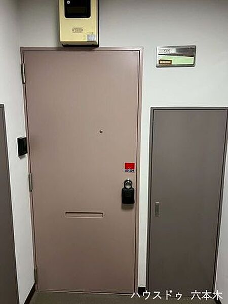 玄関を拡大表示