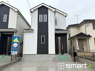 外観:〜モダンな印象を与える外観〜 ・シックな色彩の2トーンカラーを採用する事でモダンでお洒落な印象の外観となっております。 ・毎日家に帰ってくることが誇らしくなる高級感のある仕様。 外観:〜モダンな印象を与える外観〜 ・シックな色彩の2トーンカラーを採用する事でモダンでお洒落な印象の外観となっております。 ・毎日家に帰ってくることが誇らしくなる高級感のある仕様。