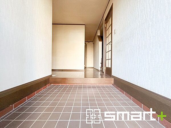 玄関を拡大表示