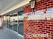 ～管理の行き届いたエントランス～ ・お住まいの「顔」でもあるエントランス。管理会社の方でしっかりと管理されております。 ・ぜひ現地でご体感くださいませ。 