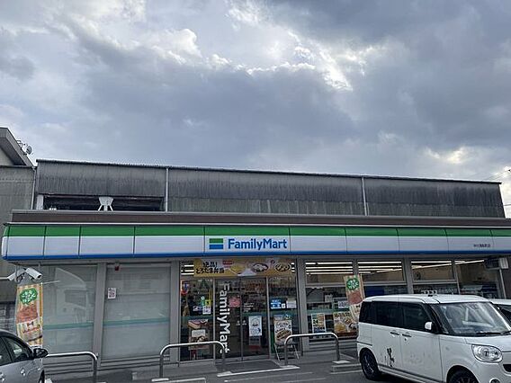 ファミリーマー...