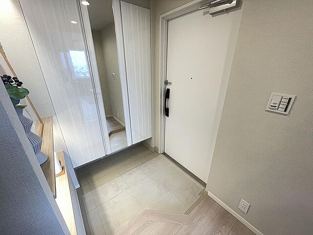 玄関 パークタワー滝野川 22階/-