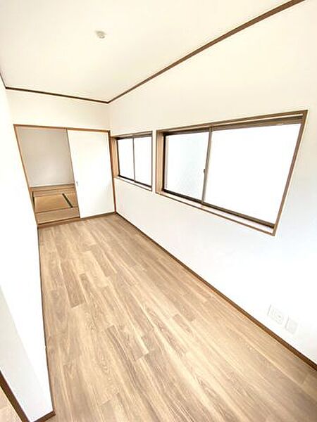 洋室を拡大表示