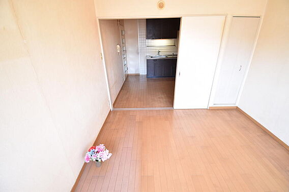 ダイニングと続...