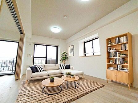 本画像はCGで作成しており、実際の現地に家具は置かれておりません。また、価格に家具は含まれておりません。 