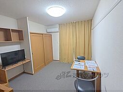 レオパレスソレイユIII 201 2階1Kのリビング/ダイニング