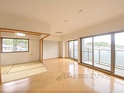 近鉄奈良線 富雄駅 徒歩5分の賃貸マンション 5階2LDKのリビング/ダイニング