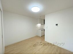 近鉄奈良線 八戸ノ里駅 徒歩8分の賃貸アパート 3階1LDKのリビング/ダイニング