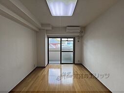 ラフィーネ伊丹II 5階1Kのリビング/ダイニング