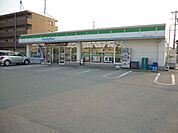 ファミリーマート松阪インター店 415m