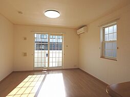 JR紀勢本線 徳和駅 徒歩37分の賃貸アパート 1階ワンルームのリビング/ダイニング